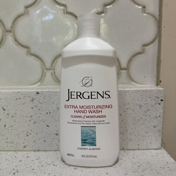 New! Jergens Cherry Almond Extra Moisturizing Hand Wash Refill 16 fl oz - Picture 1 of 1